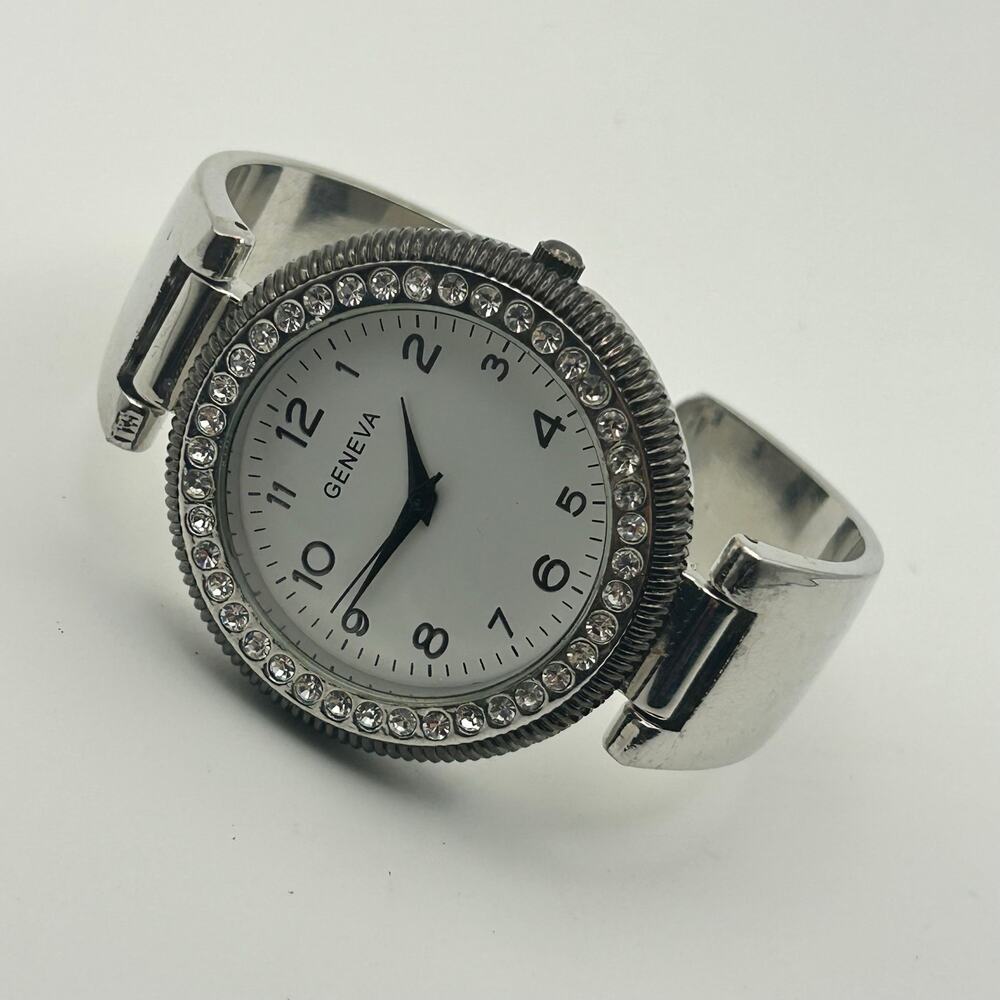 Geneva Silver-tone Stainless Steel Women’s Bangle Watch Working New Battery